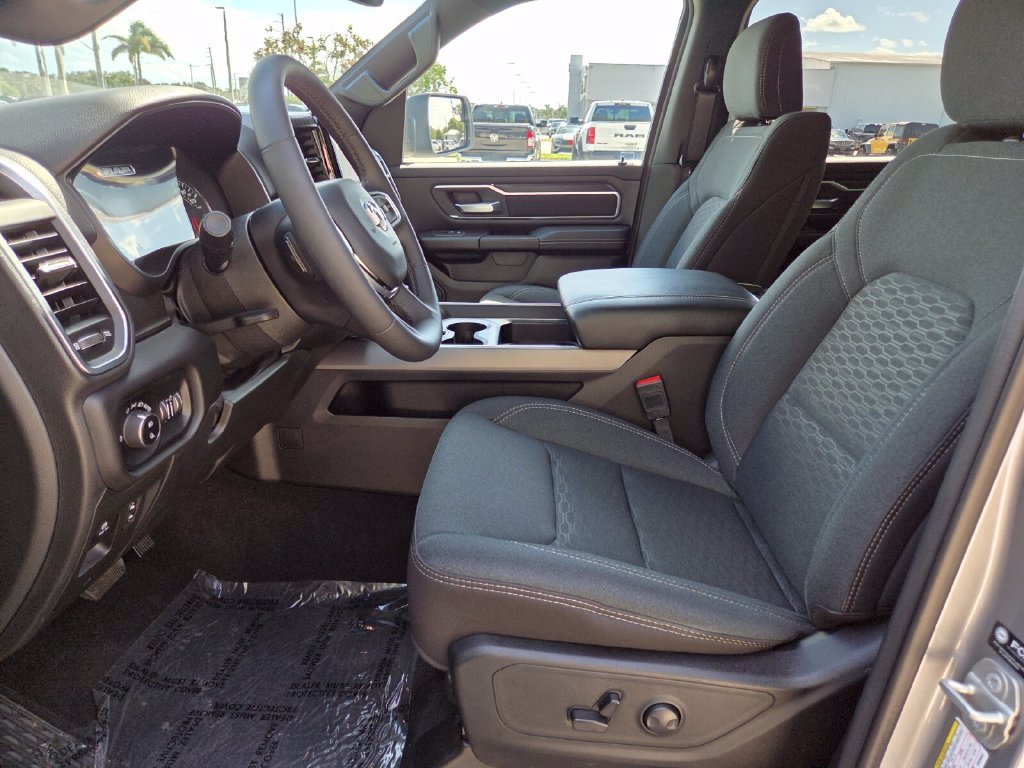 Used 2025 RAM 1500 Big Horn AWD/4WD image 27