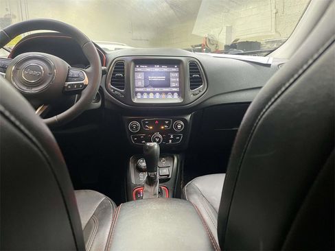 Used 2021 Jeep Compass Trailhawk image 12
