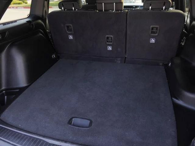 Certified 2024 Jeep Grand Cherokee Laredo RWD image 12