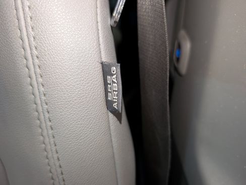 Used 2017 Toyota Sienna XLE Premium image 53