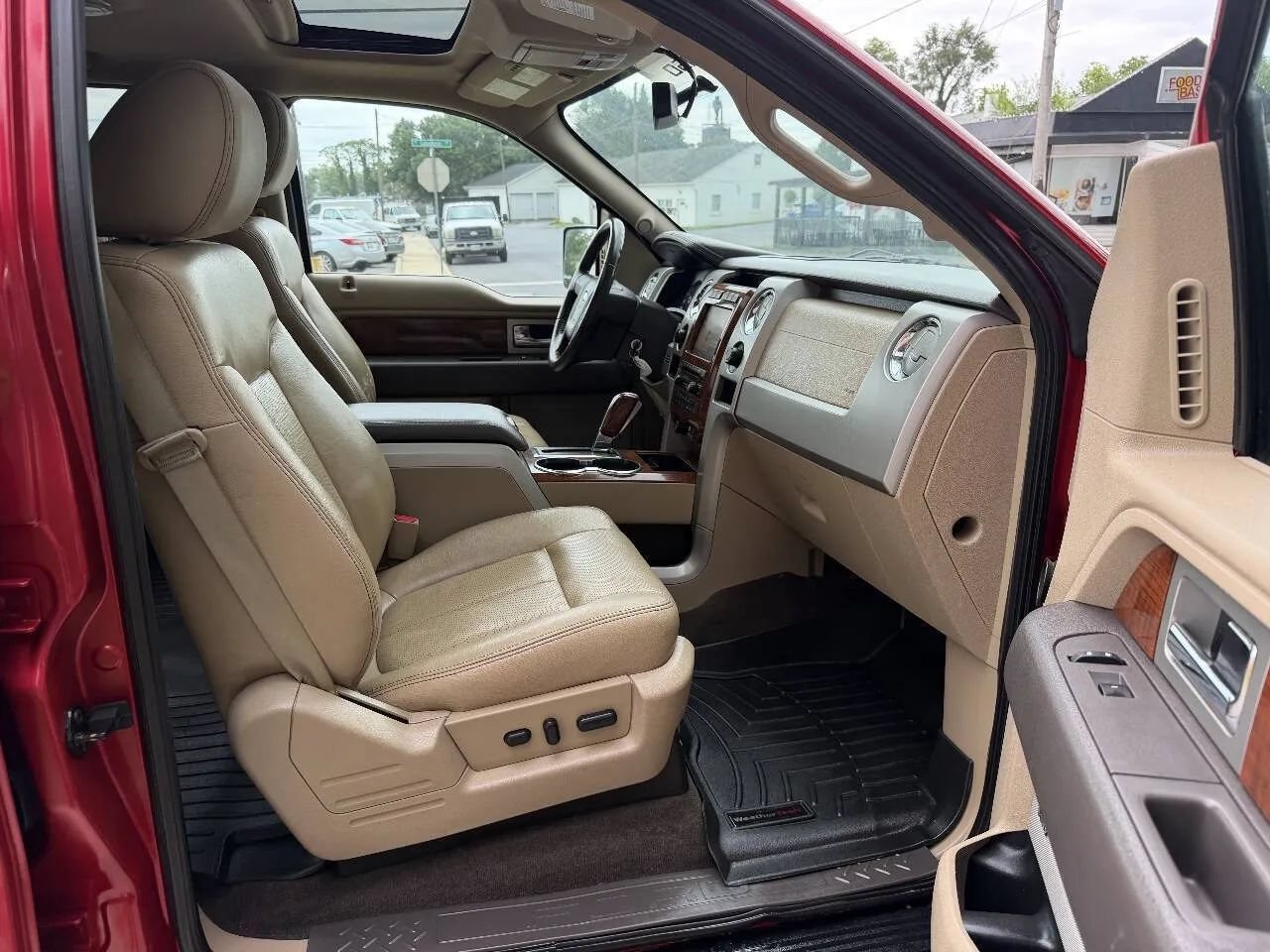 Used 2010 Ford F150 Lariat AWD/4WD image 23