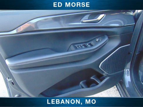 Used 2021 Jeep Grand Cherokee L Laredo image 18