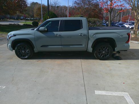 Used 2024 Toyota Tundra Platinum image 8