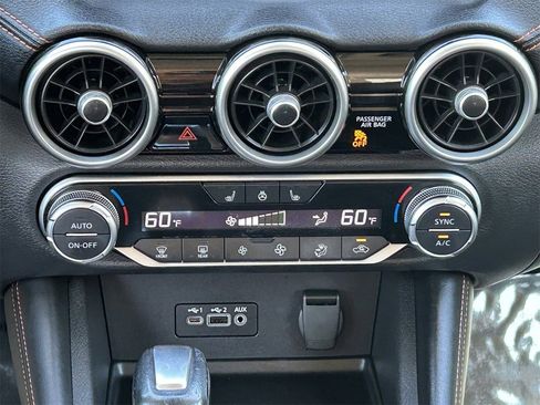 Certified 2022 Nissan Sentra SR w/ SR Premium Package image 19