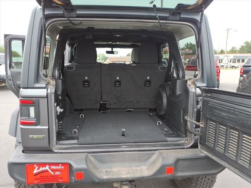 Used 2022 Jeep Wrangler Unlimited Willys image 15