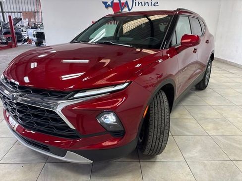 Used 2024 Chevrolet Blazer LT w/ Convenience Package FWD image 3