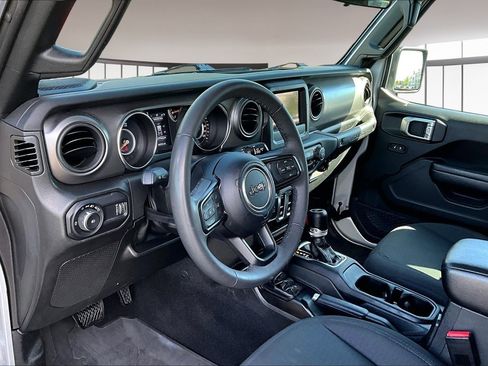 Used 2023 Jeep Wrangler Sport S image 17