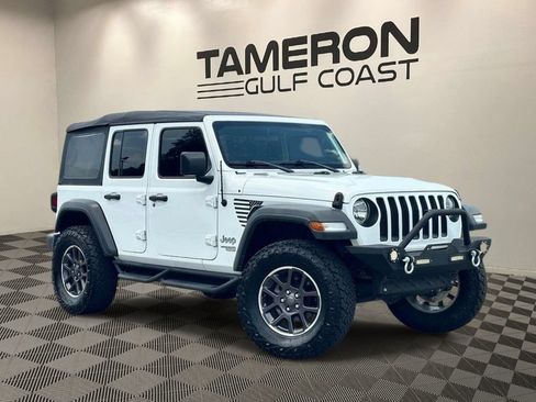 Used 2018 Jeep Wrangler Unlimited Sport S AWD/4WD image 1