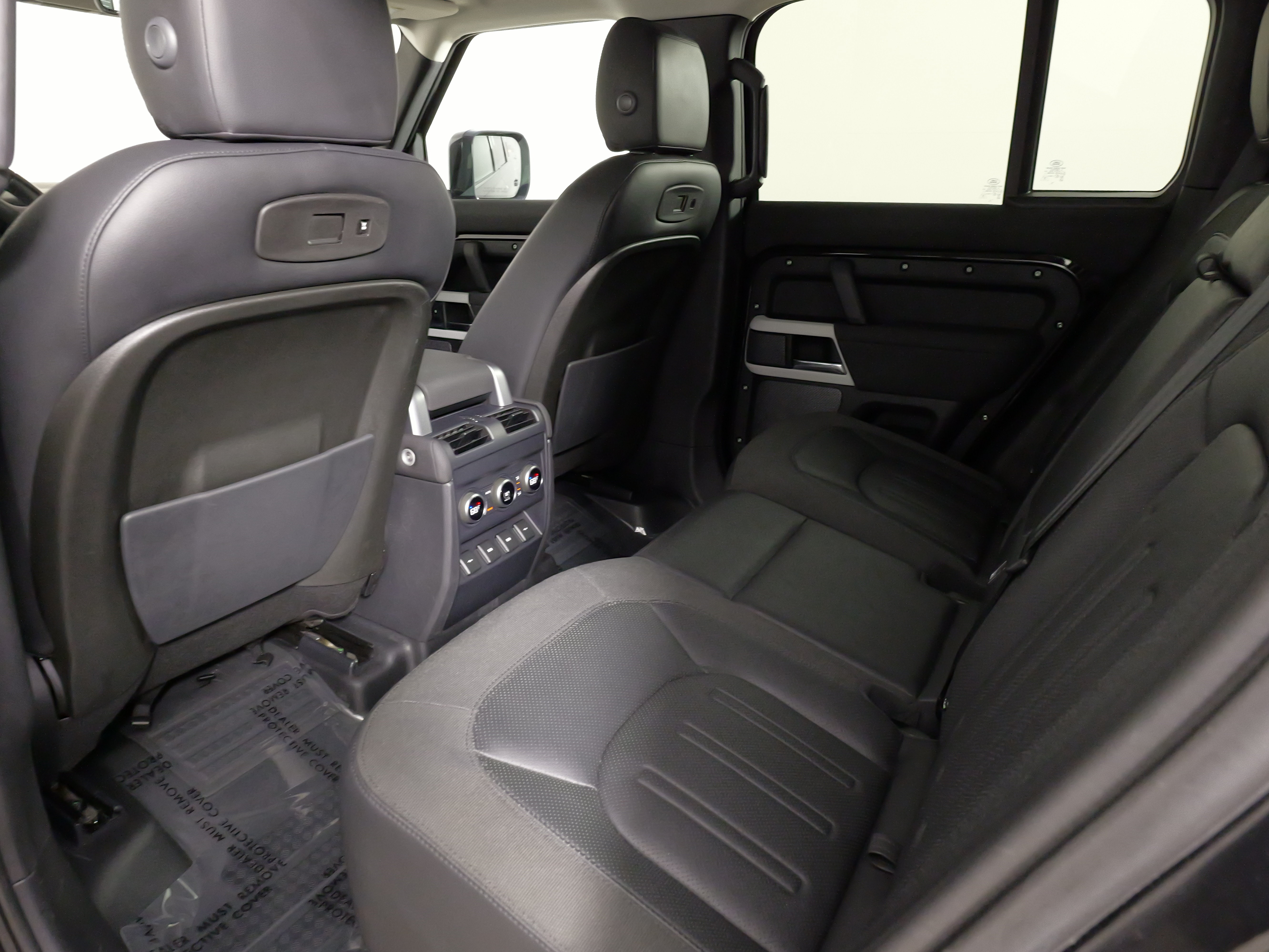 Used 2020 Land Rover Defender 110 SE AWD/4WD image 33