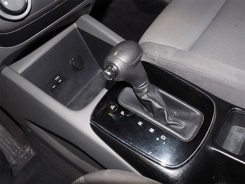 Used 2017 Kia Forte LX image 16