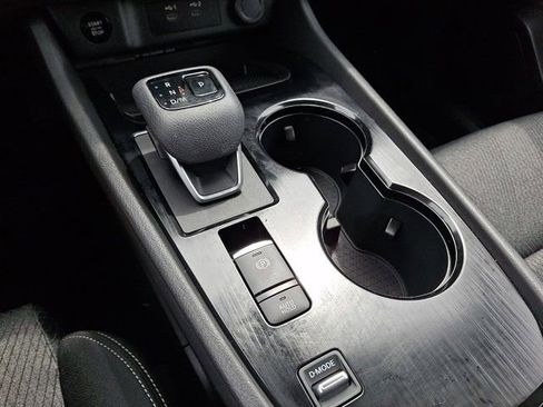 Used 2024 Nissan Rogue SV image 18