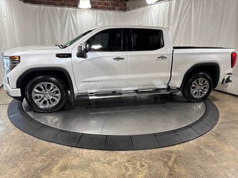 Used 2023 GMC Sierra 1500 Denali w/ Technology Package AWD/4WD image 6