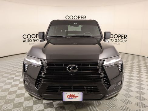 Used 2025 Lexus GX 550 w/ Accessory Package (Z1) image 10