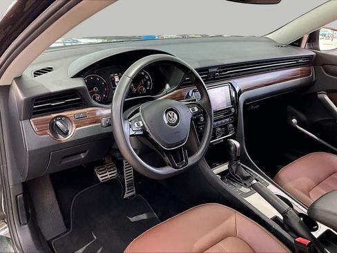 Used 2022 Volkswagen Passat 2.0T FWD image 18