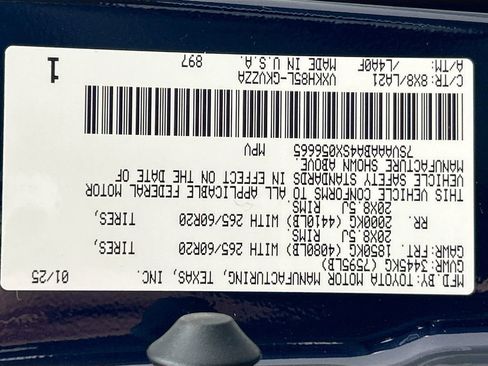 Used 2025 Toyota Sequoia Platinum image 35