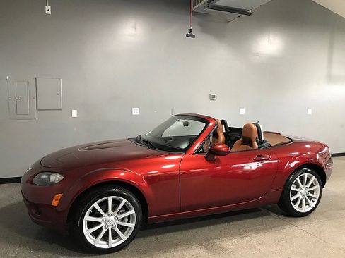 Used 2008 MAZDA MX-5 Miata Grand Touring w/ Premium Pkg RWD image 13