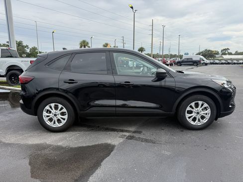 Certified 2025 Ford Escape Active FWD image 3