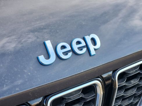 Used 2023 Jeep Grand Cherokee 4WD 4xe image 24