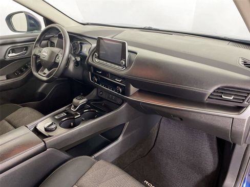 Used 2025 Nissan Rogue SV image 26