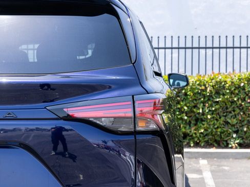 Used 2021 Toyota Sienna XSE FWD image 14