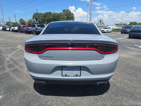 Used 2021 Dodge Charger SXT RWD image 5