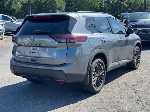 Used 2026 Nissan Rogue Dark Armor FWD image 3
