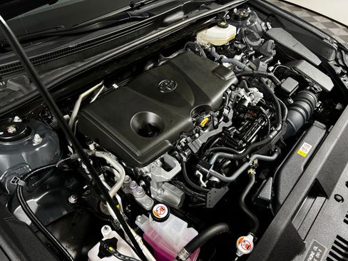 Used 2025 Toyota Camry LE FWD image 10