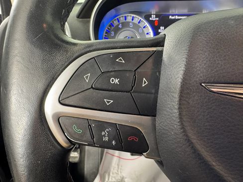 Used 2015 Chrysler 300 Limited w/ Driver Convenience Group AWD/4WD image 15