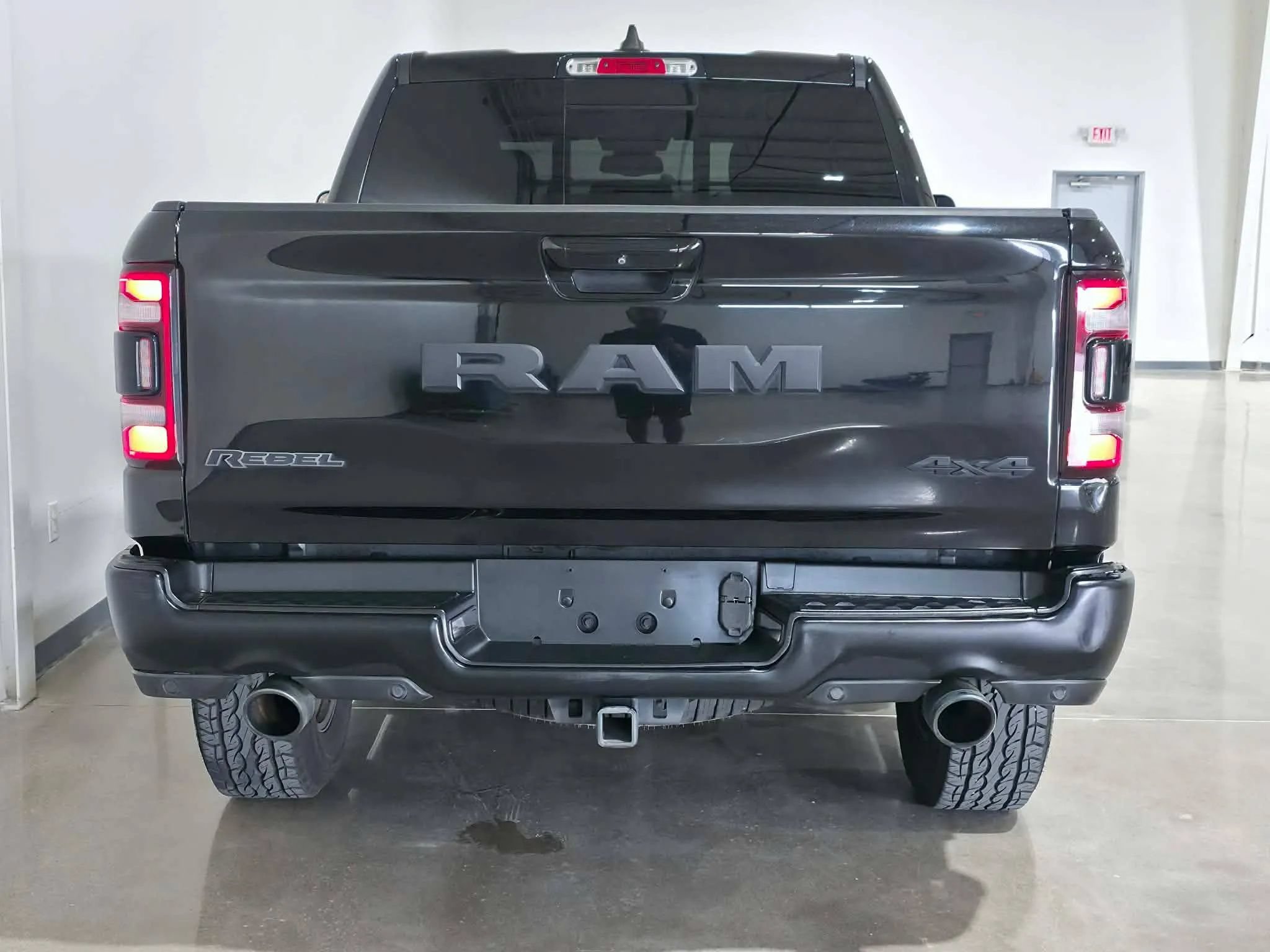 Used 2019 RAM 1500 Rebel w/ Rebel Level 2 Equipment Group AWD/4WD image 4