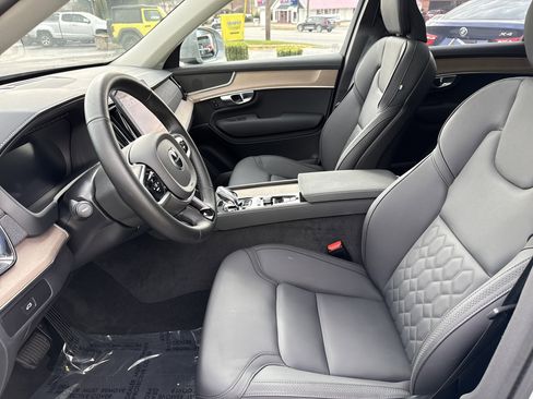 Used 2025 Volvo XC90 B6 Plus image 16