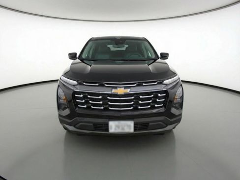 Used 2025 Chevrolet Equinox LT image 2