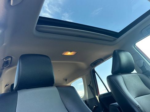 Used 2022 Toyota 4Runner SR5 Premium w/ Moonroof Package AWD/4WD image 17