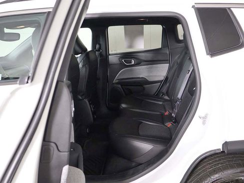Used 2025 Jeep Compass Latitude AWD/4WD image 29