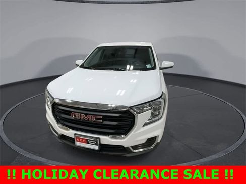 Used 2023 GMC Terrain SLE image 3
