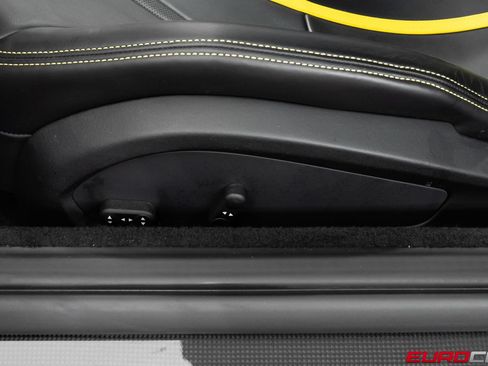 Used 2021 Ferrari 812 Superfast RWD image 46