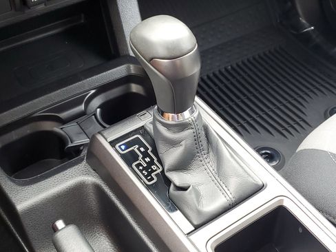 Certified 2023 Toyota Tacoma TRD Off-Road AWD/4WD image 31