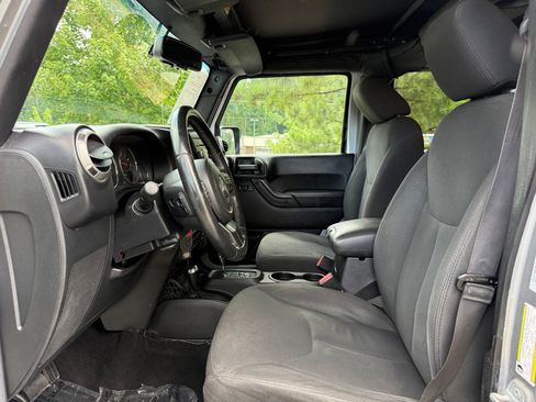 Used 2016 Jeep Wrangler Unlimited Sport w/ Quick Order Package 24S AWD/4WD image 30