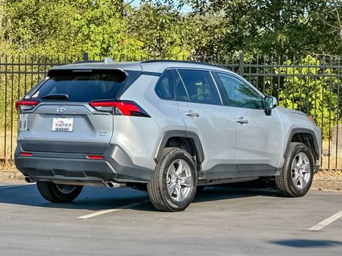 Used 2025 Toyota RAV4 XLE AWD/4WD image 3