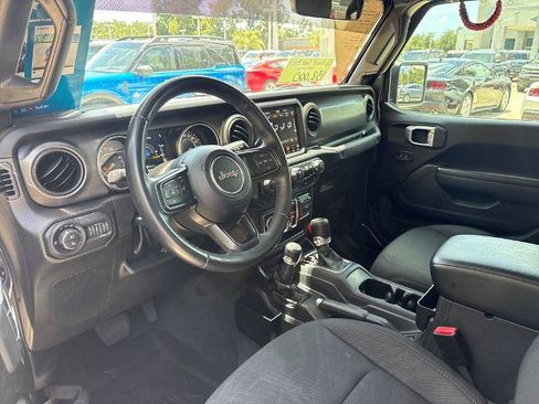 Used 2022 Jeep Gladiator Sport AWD/4WD image 6