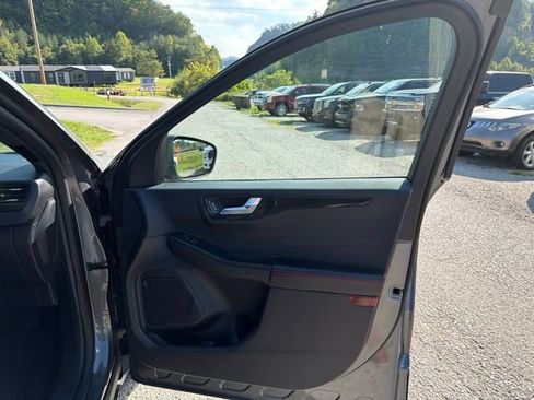 Used 2025 Ford Escape ST-Line Select AWD/4WD image 22