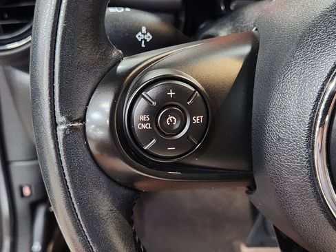 Used 2019 MINI Cooper 4-Door Hardtop image 47