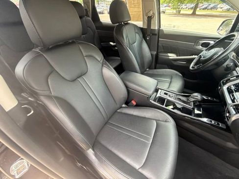 Used 2023 Kia Sorento SX AWD/4WD image 16