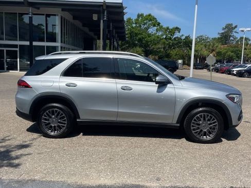 Used 2022 Mercedes-Benz GLE 350 4MATIC w/ Premium Package image 2