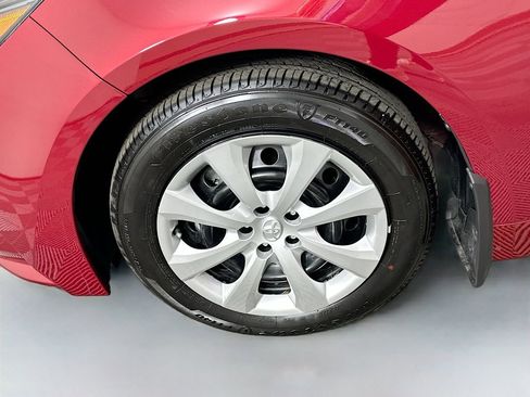 Used 2025 Toyota Corolla LE image 30
