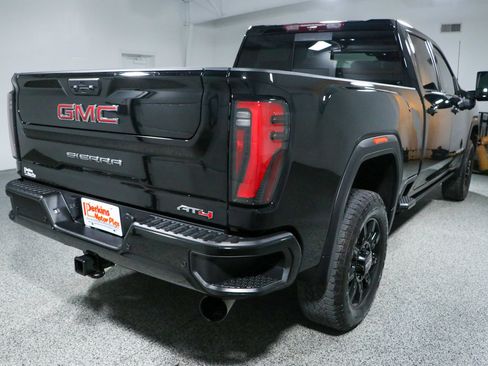 Used 2024 GMC Sierra 2500 AT4 w/ AT4 Premium Plus Package AWD/4WD image 7