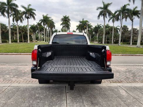 Used 2019 Toyota Tacoma SR RWD image 39