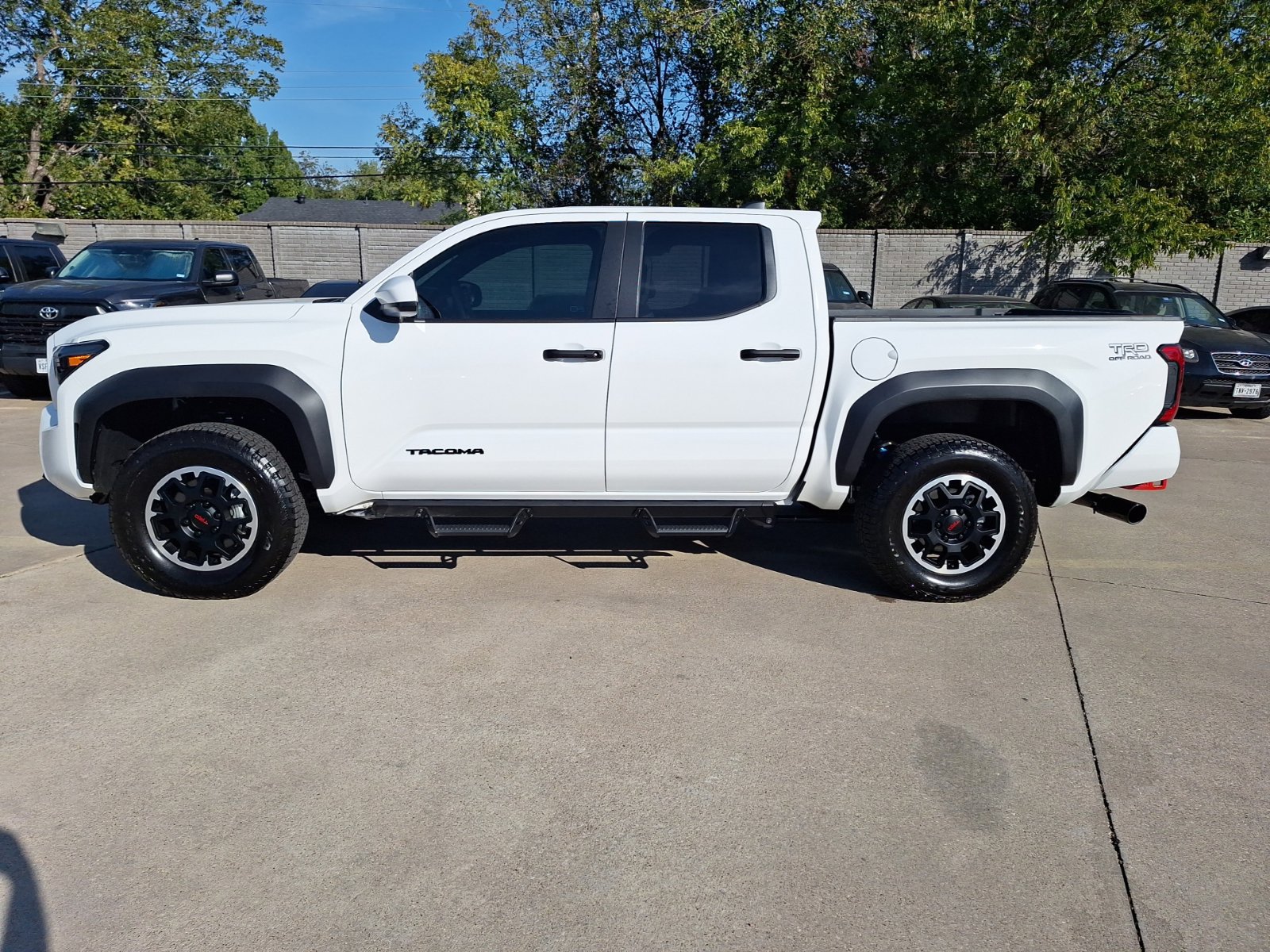Used 2026 Toyota Tacoma TRD Off-Road AWD/4WD image 3