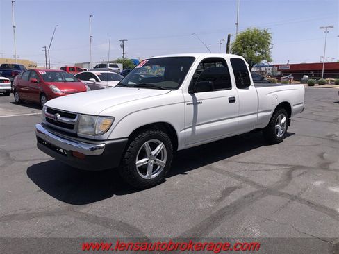 Used 1999 Toyota Tacoma 2WD Xtracab w/ SR5 Pkg image 4