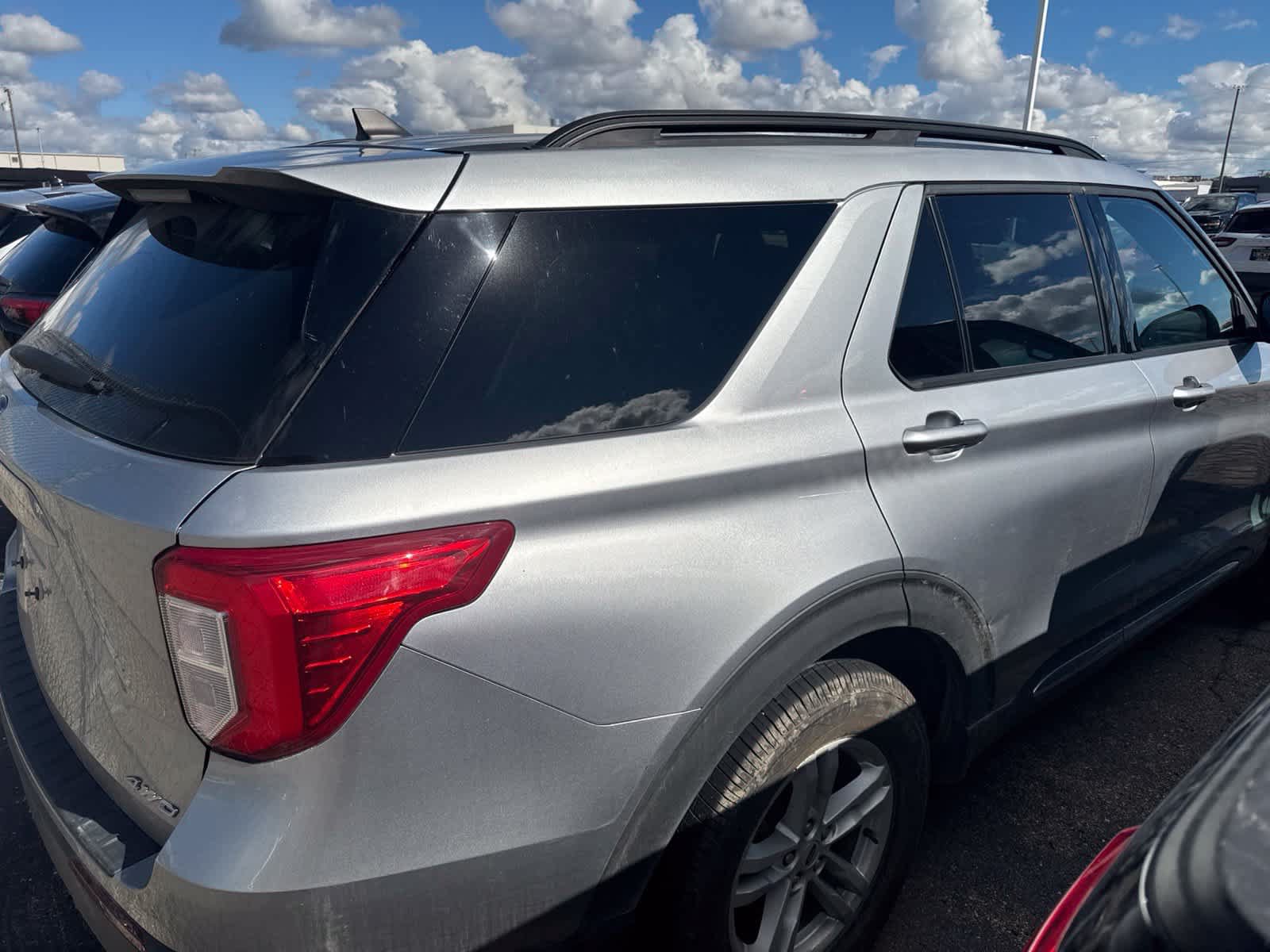 Used 2021 Ford Explorer XLT AWD/4WD image 14