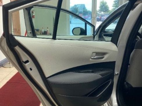 Used 2021 Toyota Corolla LE FWD image 10